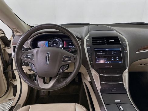 Used 2016 Lincoln MKZ Hybrid image 19