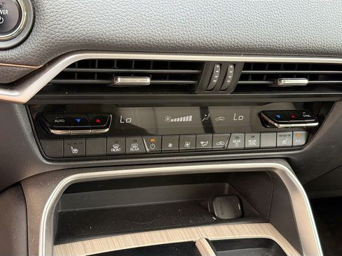 Used 2024 MAZDA CX-90 Plug-In Hybrid w/ Premium Pkg image 18