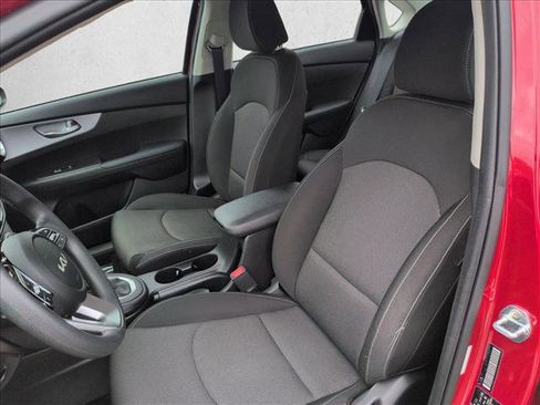 Used 2022 Kia Forte LXS image 16