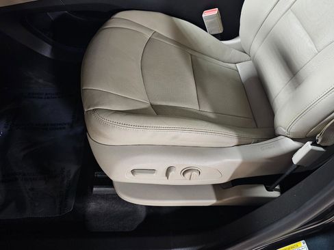 Used 2020 Buick Enclave Essence image 30