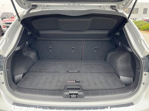 Used 2022 Nissan Rogue Sport SV image 6