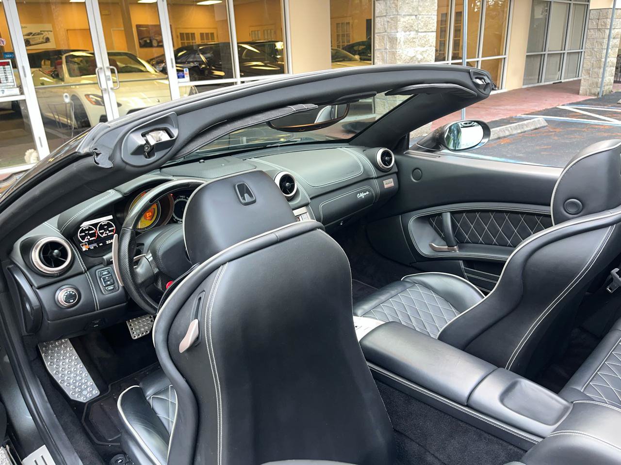 Used 2011 Ferrari California RWD image 35