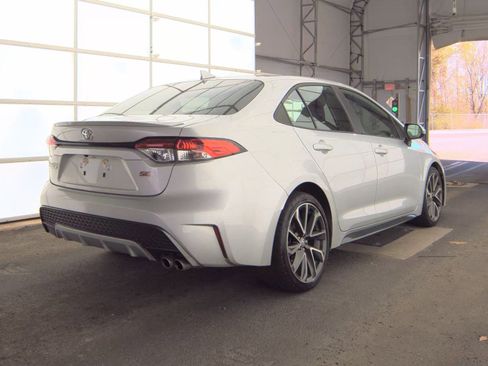 Used 2020 Toyota Corolla SE image 2