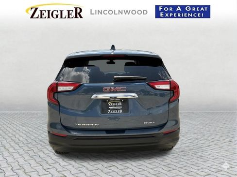 Used 2024 GMC Terrain SLE AWD/4WD image 5