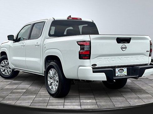 Used 2023 Nissan Frontier SV image 4