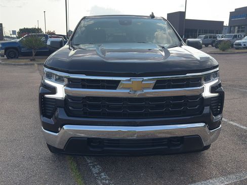 Used 2023 Chevrolet Silverado 1500 LT AWD/4WD image 25