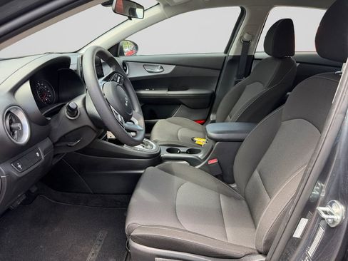 Certified 2023 Kia Forte LXS FWD image 10