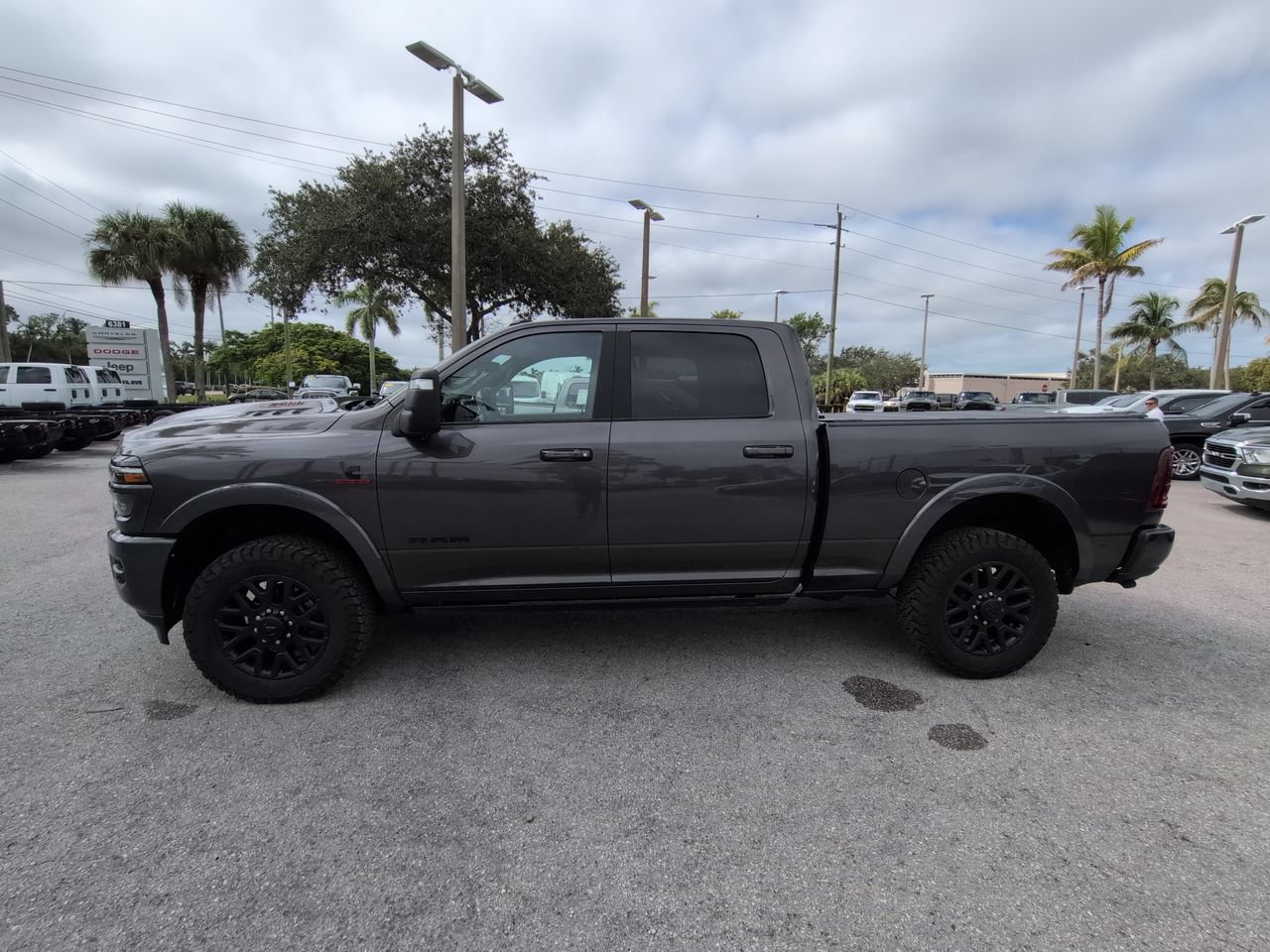 Used 2025 RAM 2500 Limited AWD/4WD image 8