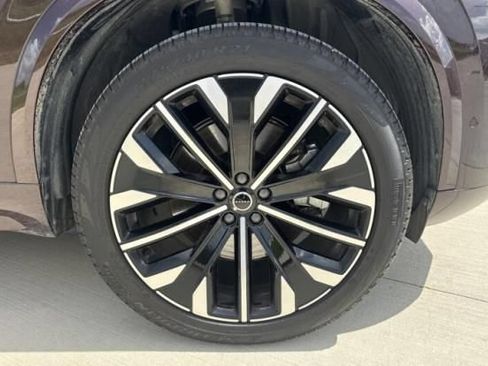 Used 2025 Volvo XC90 T8 Ultra AWD/4WD image 6