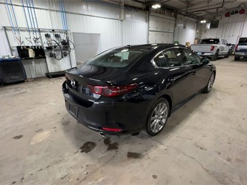 Used 2019 MAZDA MAZDA3 Sedan w/ Premium Package image 11