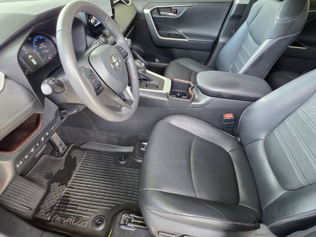 Certified 2023 Toyota RAV4 Limited FWD image 6