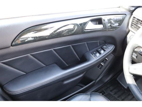 Used 2016 Mercedes-Benz GL 450 4MATIC image 21