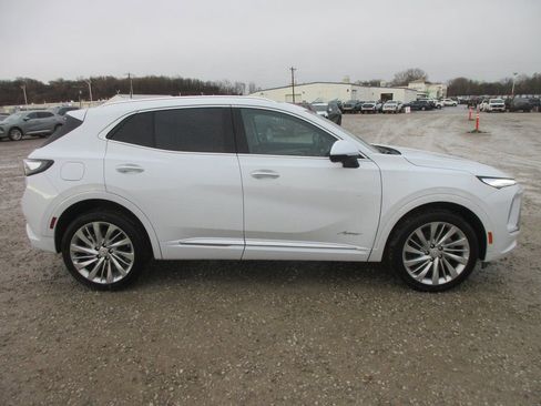 New 2026 Buick Envision Avenir image 3