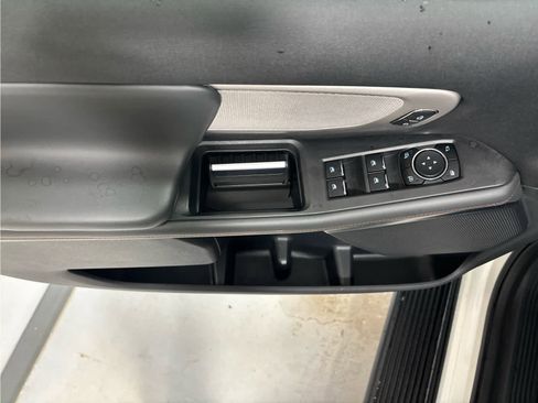 Used 2025 Ford Expedition Active AWD/4WD image 21