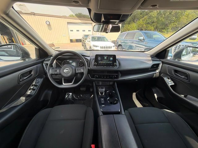 Used 2024 Nissan Rogue S FWD image 17