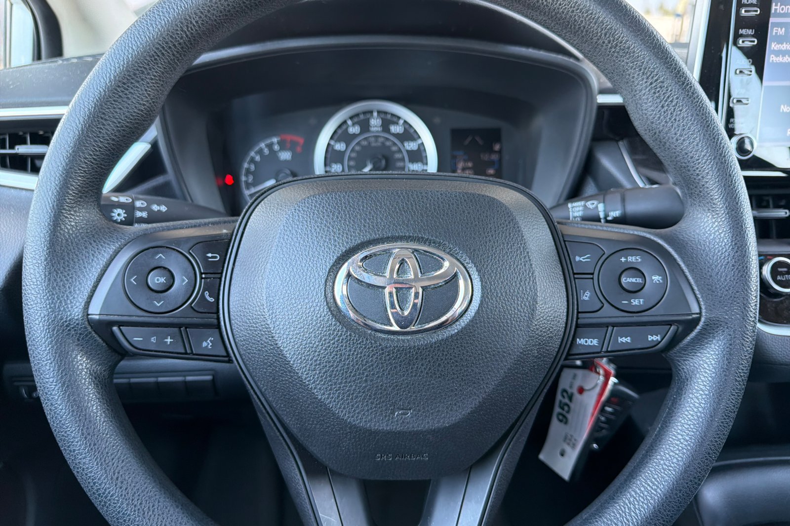 Used 2020 Toyota Corolla LE FWD image 27