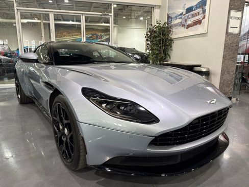 Used 2019 Aston Martin DB11 Coupe image 22