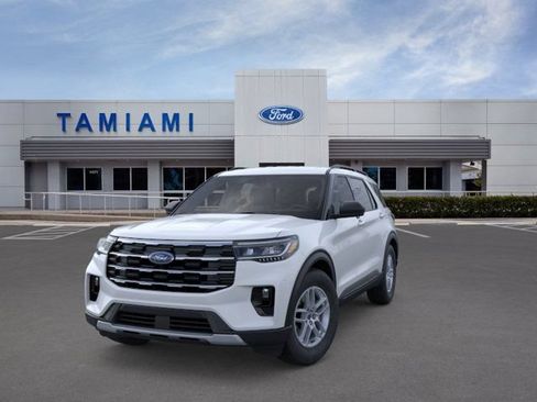 New 2026 Ford Explorer Active w/ Active Comfort Package RWD image 2