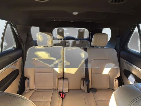 Used 2017 Ford Explorer XLT w/ Equipment Group 202A image 16