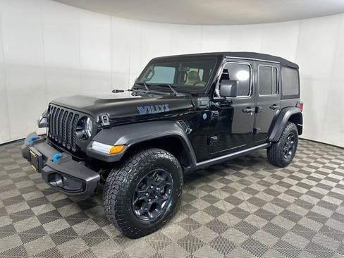 Used 2023 Jeep Wrangler Unlimited w/ Cold Weather Group AWD/4WD image 7