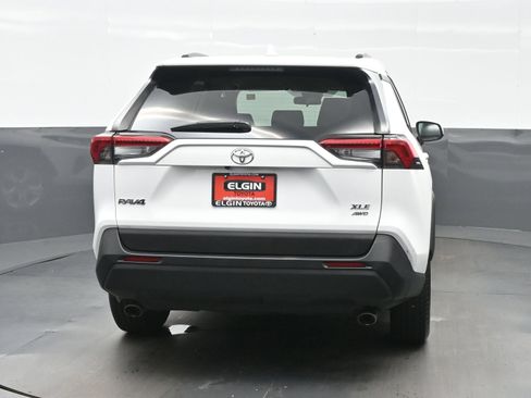Used 2021 Toyota RAV4 XLE AWD/4WD image 5