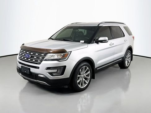 Used 2017 Ford Explorer Limited image 3