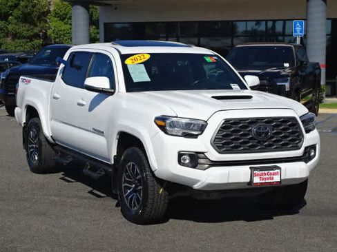 Certified 2022 Toyota Tacoma TRD Sport w/ TRD Premium Sport Package AWD/4WD image 2