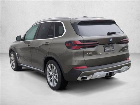 Used 2026 BMW X5 xDrive50e AWD/4WD image 9