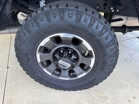 Used 2024 Ford F250 Lariat w/ Tremor Off-Road Package AWD/4WD image 42