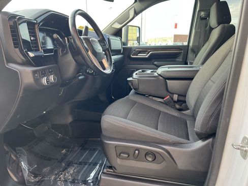 Used 2024 GMC Sierra 2500 SLE image 30