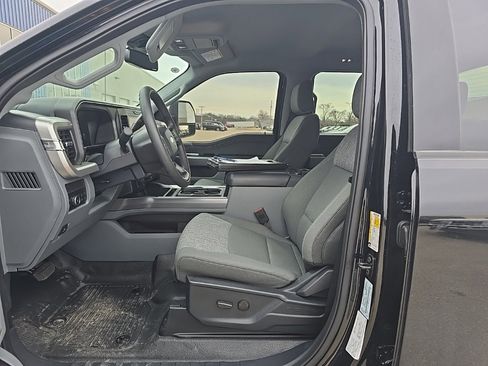 Used 2025 Ford F250 XLT w/ Tremor Off-Road Package image 8