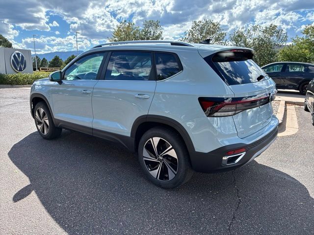 New 2026 Volkswagen Taos SE AWD/4WD image 4