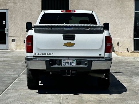 Used 2011 Chevrolet Silverado 2500 LT w/ Interior Plus Package AWD/4WD image 5