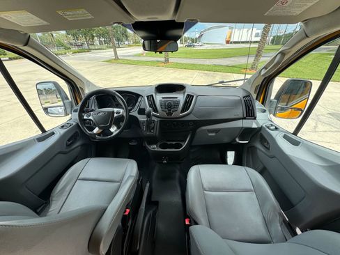 Used 2017 Ford Transit 250 148 Low Roof w/ Exterior Upgrade Package RWD image 9