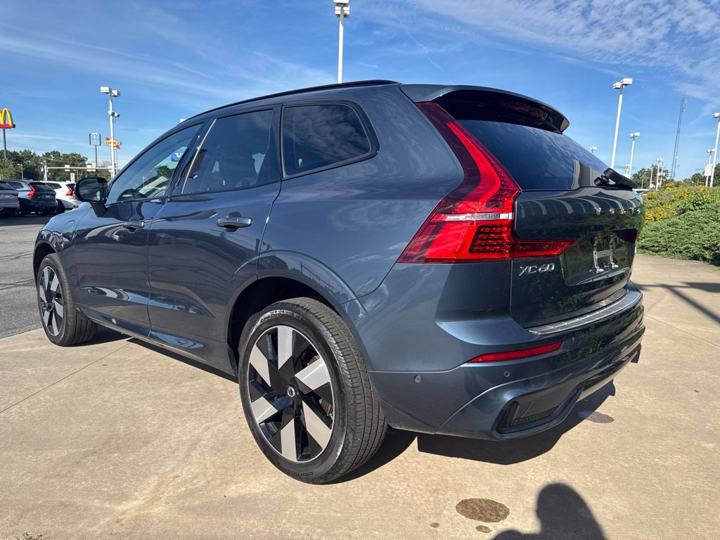 Certified 2025 Volvo XC60 T8 Plus w/ Protection Package Premier AWD/4WD image 7