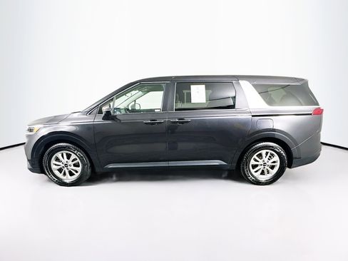 Used 2024 Kia Carnival LX image 4