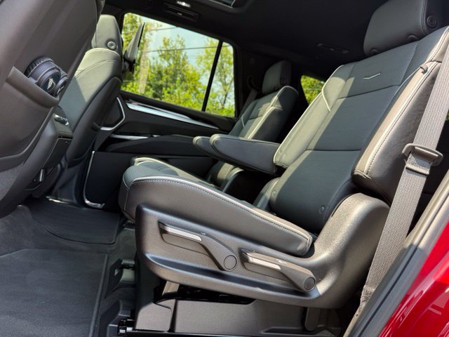 Used 2025 Cadillac Escalade Premium Luxury w/ Touring Package AWD/4WD image 24
