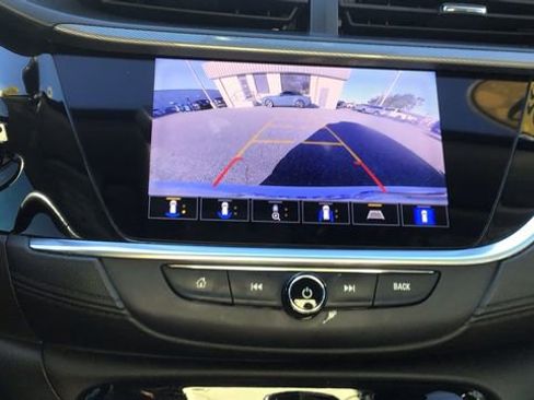 Used 2020 Buick Encore GX Essence w/ Experience Buick Package image 23