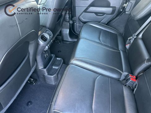 Used 2023 Jeep Wrangler Unlimited Sahara AWD/4WD image 13