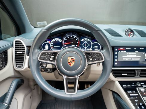 Certified 2023 Porsche Cayenne S Platinum AWD/4WD image 23