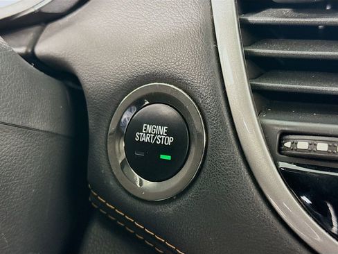 Used 2020 Chevrolet Trax LT w/ LT Convenience Package image 22