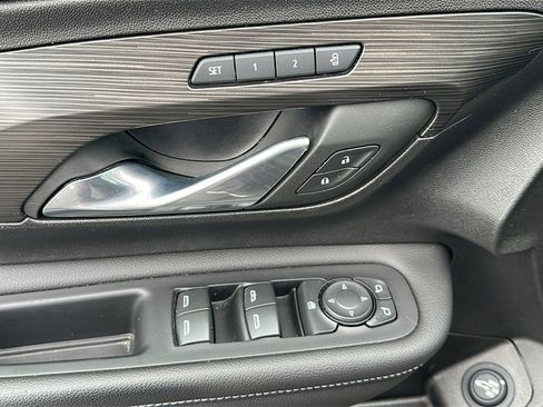 Used 2024 GMC Terrain SLT w/ Tech Package image 13