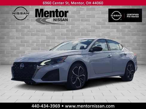 Certified 2025 Nissan Altima 2.5 SR w/ SR Premium Package image 3