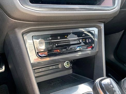 Certified 2022 Volkswagen Tiguan SE R-Line image 16