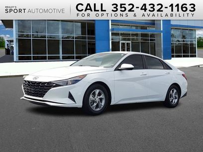 Used 2022 Hyundai Elantra SE w/ Preferred Accessory Package