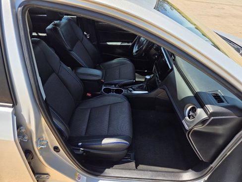 Used 2019 Toyota Corolla SE FWD image 8