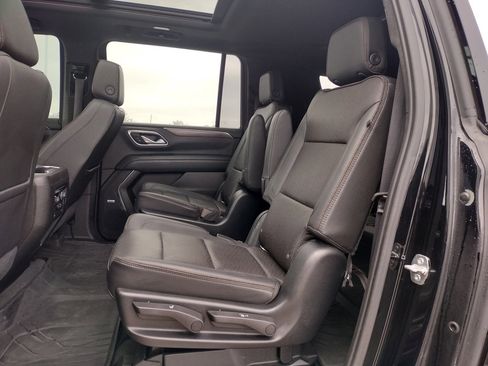 Used 2021 Chevrolet Suburban High Country image 11