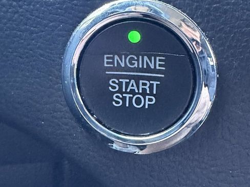 Used 2017 Ford Edge SEL w/ Equipment Group 201A image 29