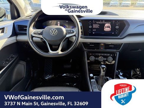 Certified 2024 Volkswagen Taos SE image 14