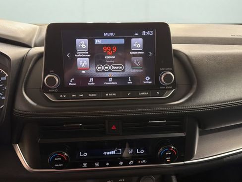 Used 2024 Nissan Rogue SV FWD image 11